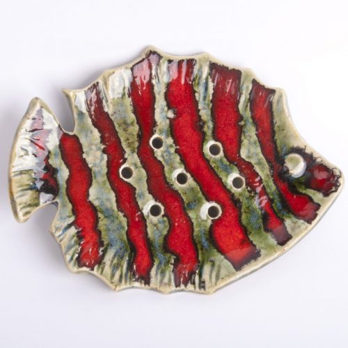 Mydelniczka ryba zielonoczerwona z jasnej gliny ceramika polska
