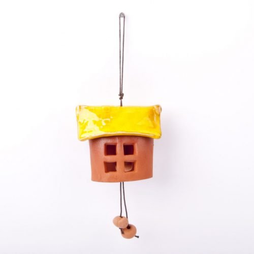Domek z rudej gliny z żółtym dachem prezent z ceramiki artystycznej