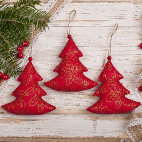 Komplet trzech wiszących choinek w czerwieni dekoracja świąteczna